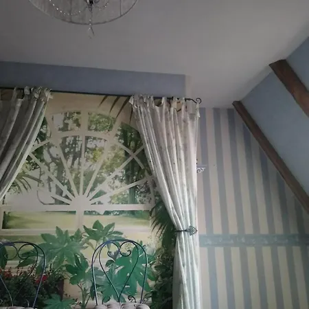 En Pleine Nature Cantalienne Et Au Calme Village , Maison Confortable Et Spacieuse Pour 9 Pers *