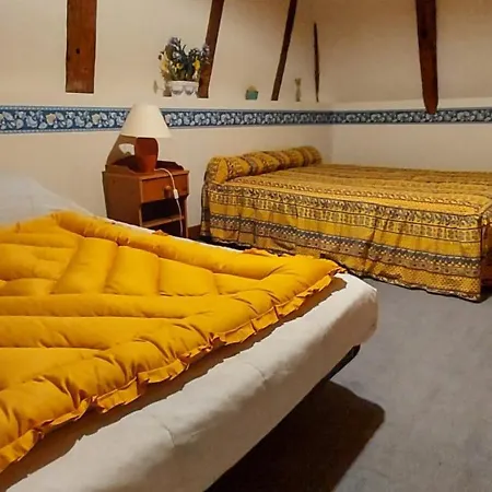 Apartmán En Pleine Nature Cantalienne Et Au Calme Village , Maison Confortable Et Spacieuse Pour 9 Pers Vezels-Roussy