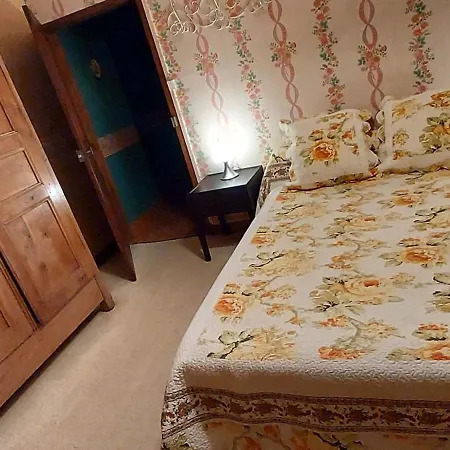 En Pleine Nature Cantalienne Et Au Calme Village , Maison Confortable Et Spacieuse Pour 9 Pers *